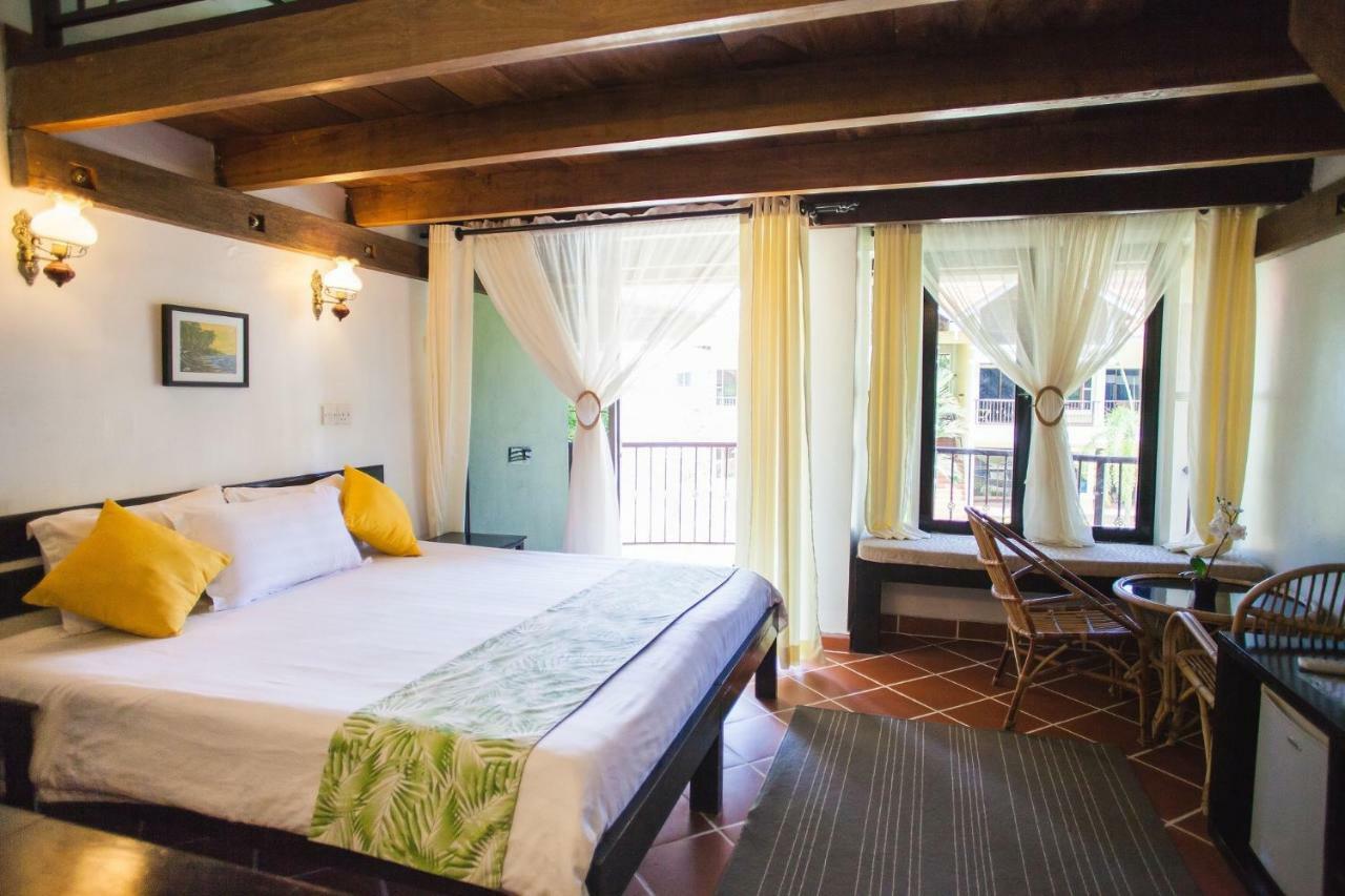 Anjungan Beach Resort Kampung Teluk Nipah Bagian luar foto