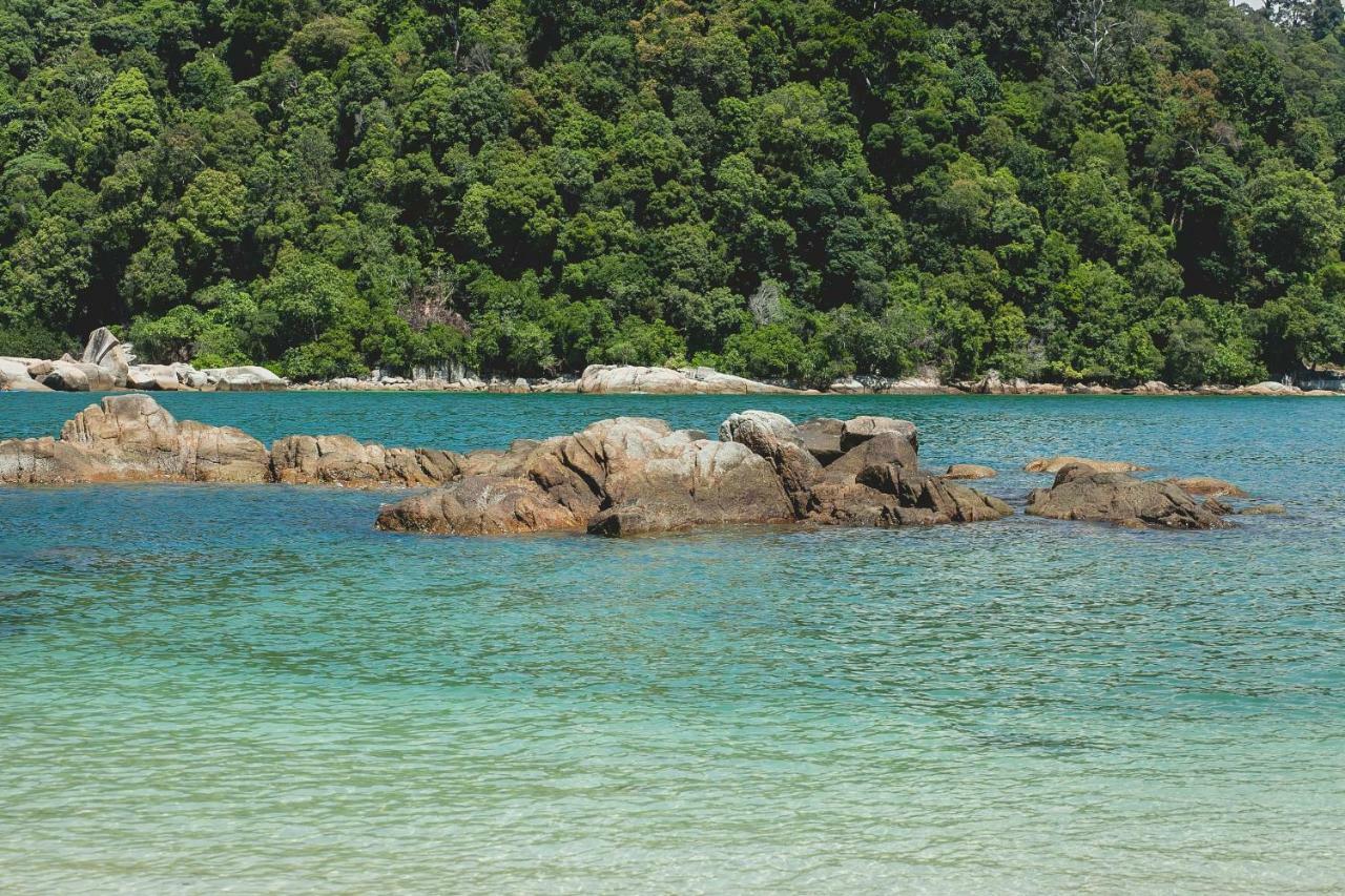 Anjungan Beach Resort Kampung Teluk Nipah Bagian luar foto