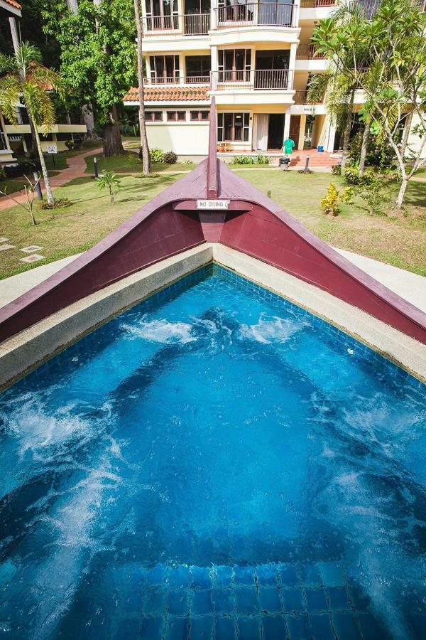 Anjungan Beach Resort Kampung Teluk Nipah Bagian luar foto
