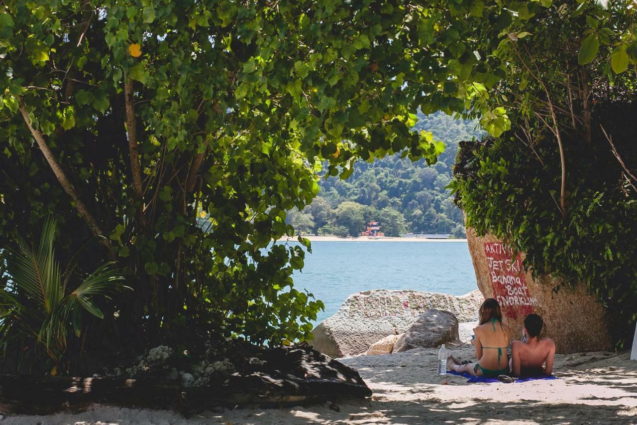 Anjungan Beach Resort Kampung Teluk Nipah Bagian luar foto