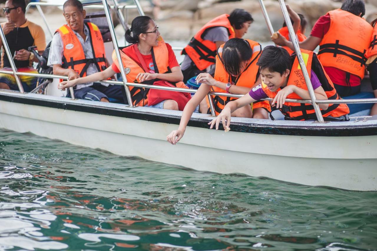 Anjungan Beach Resort Kampung Teluk Nipah Bagian luar foto
