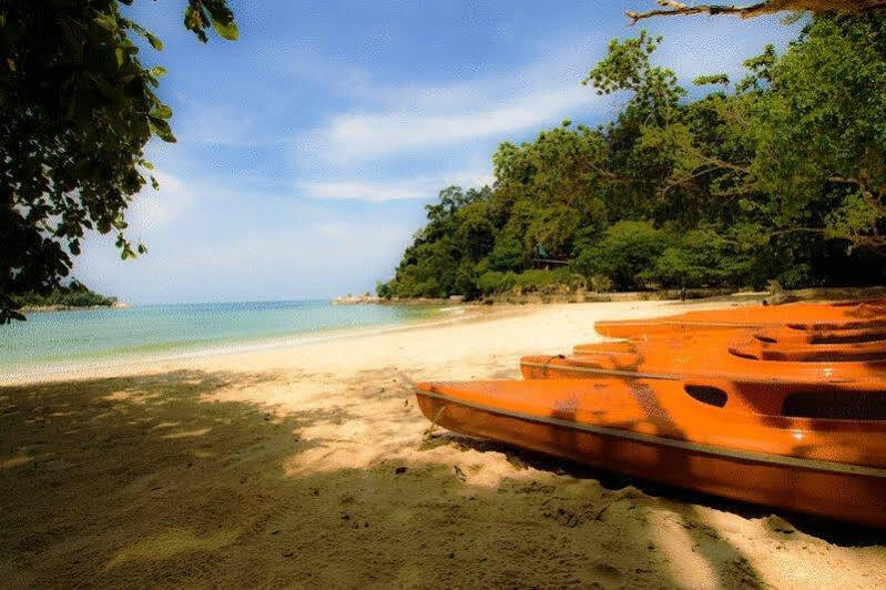 Anjungan Beach Resort Kampung Teluk Nipah Bagian luar foto
