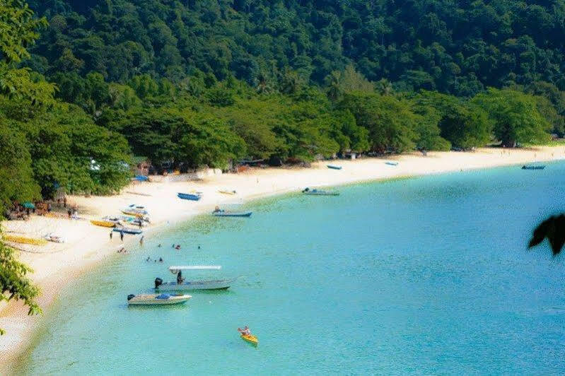Anjungan Beach Resort Kampung Teluk Nipah Bagian luar foto